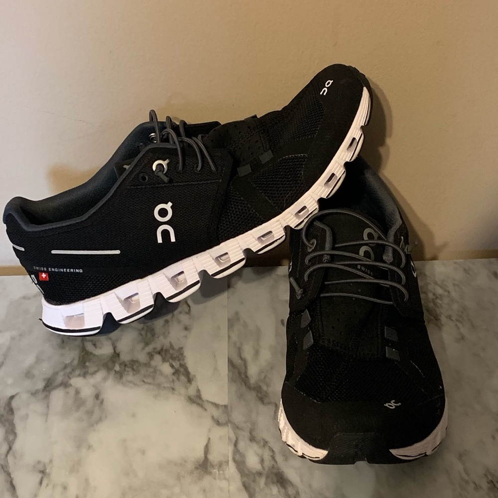 On Cloud (OC) Swiss Performance Running Shoes